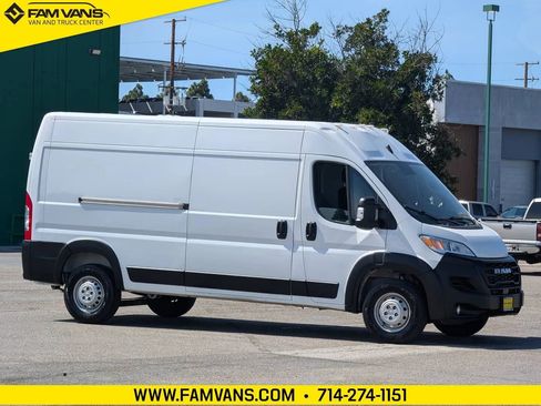 Used 2024 RAM ProMaster 2500 w/ Safety Group FWD image 1