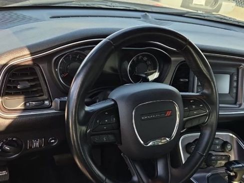 Used 2017 Dodge Challenger SXT RWD image 8