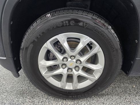 Used 2021 Chevrolet Traverse LT FWD image 31