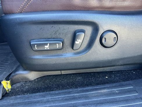 Used 2018 Toyota 4Runner Limited image 13