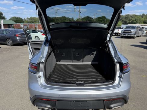 Used 2022 Porsche Macan AWD/4WD image 19