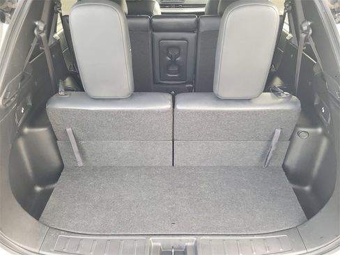 Used 2024 Mitsubishi Outlander SE image 8