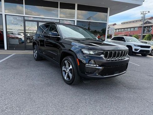 Used 2022 Jeep Grand Cherokee Limited 4xe w/ Luxury Tech Group II AWD/4WD image 2
