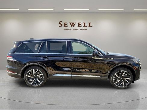 New 2025 Lincoln Aviator Reserve w/ Equipment Group 201A image 6