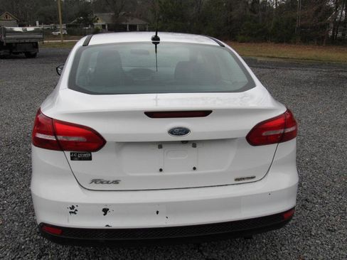 Used 2015 Ford Focus S image 4