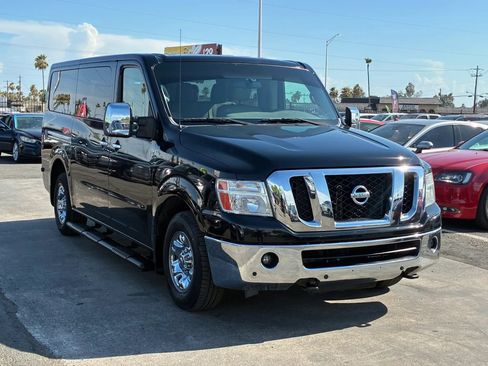 Used 2018 Nissan NV 3500 SL RWD image 11