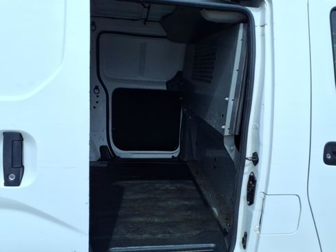 Used 2020 Nissan NV200 S image 9