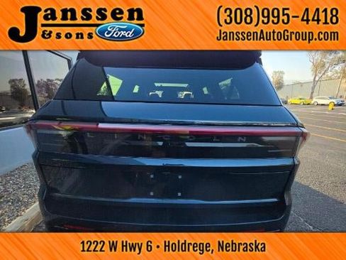 Used 2025 Lincoln Navigator L Reserve AWD/4WD image 5