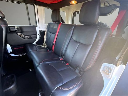 Used 2017 Jeep Wrangler Unlimited Rubicon AWD/4WD image 21