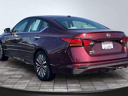 Used 2025 Nissan Altima 2.5 SV FWD image 4