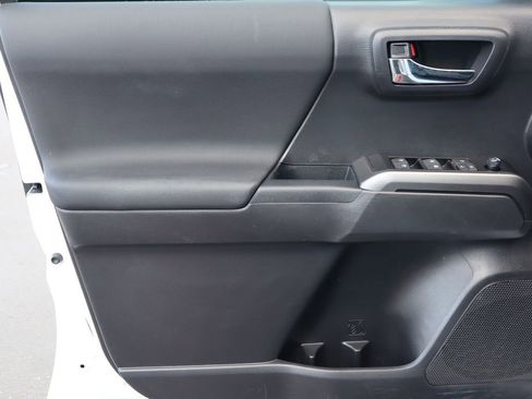 Certified 2023 Toyota Tacoma TRD Off-Road image 23