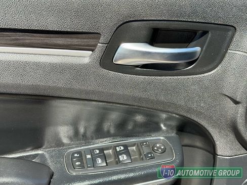 Used 2016 Chrysler 300 Limited RWD image 25