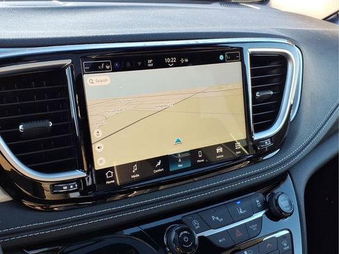 New 2026 Chrysler Pacifica Limited w/ Uconnect Theater Family Group image 26