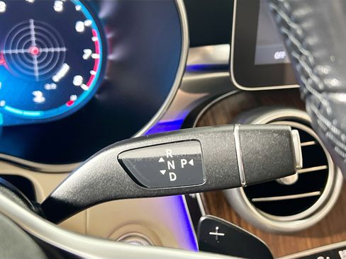 Used 2022 Mercedes-Benz GLC 300 4MATIC w/ Premium Package Lite image 25