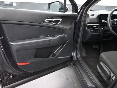 Used 2026 Kia Sportage LX FWD image 16