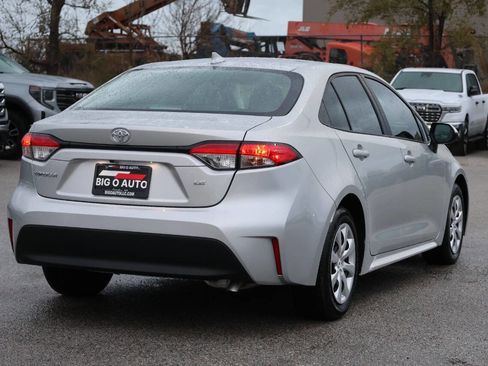 Used 2025 Toyota Corolla LE w/ Convenience Package image 9