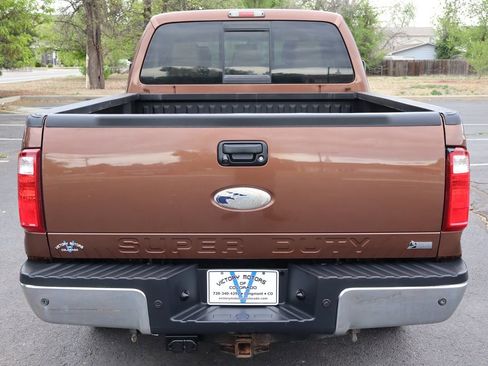 Used 2011 Ford F250 Lariat w/ Lariat Interior Pkg AWD/4WD image 6