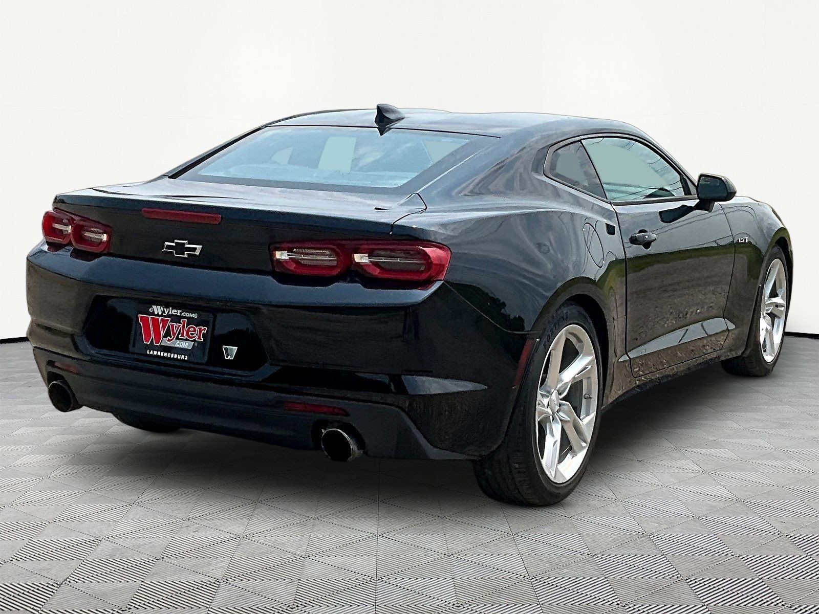 Used 2021 Chevrolet Camaro LT RWD image 6