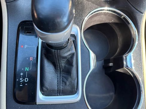 Used 2016 Toyota Highlander Limited image 25