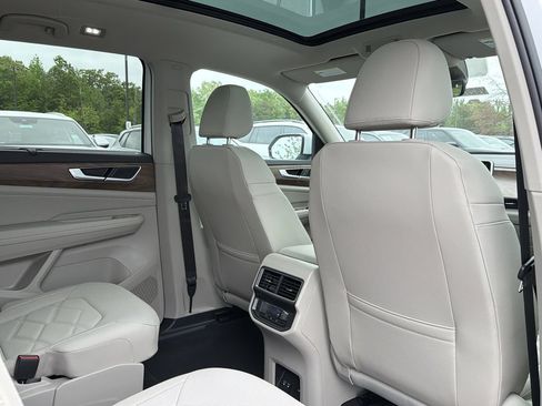 New 2026 Volkswagen Atlas SE FWD image 19