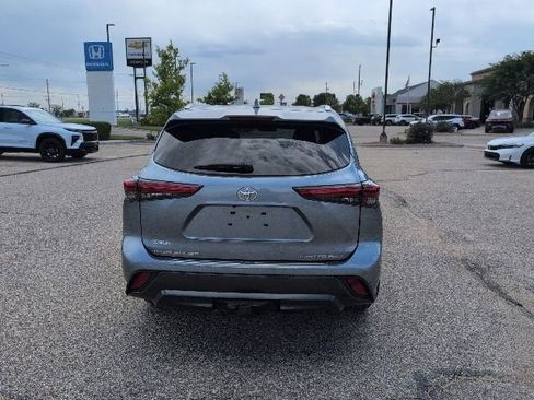 Used 2023 Toyota Highlander Limited AWD/4WD image 19