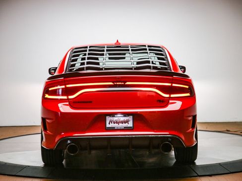 Used 2022 Dodge Charger R/T w/ Plus Group RWD image 3