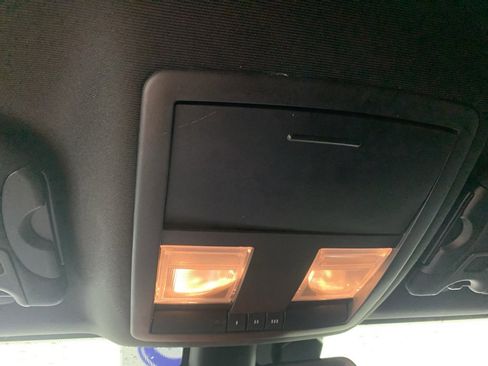 Used 2015 Dodge Challenger SXT w/ Driver Convenience Group image 26