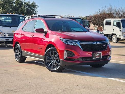Used 2023 Chevrolet Equinox RS image 2