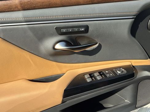 Used 2025 Lexus ES 350 w/ Premium Package FWD image 29