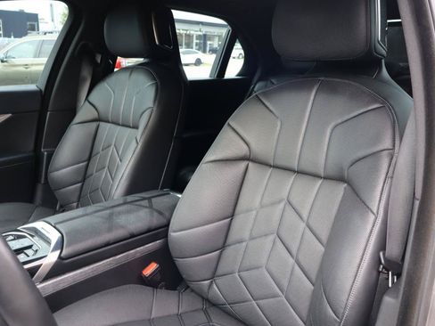 Used 2024 BMW 740i RWD image 10