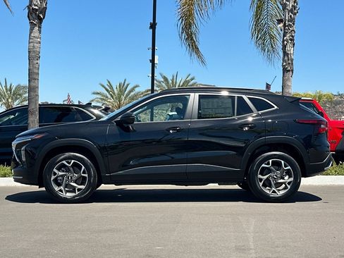 New 2026 Chevrolet Trax LT w/ LT Convenience Package FWD image 7