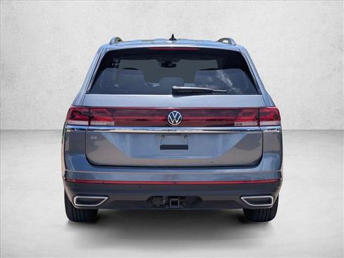 Used 2025 Volkswagen Atlas SE FWD image 7