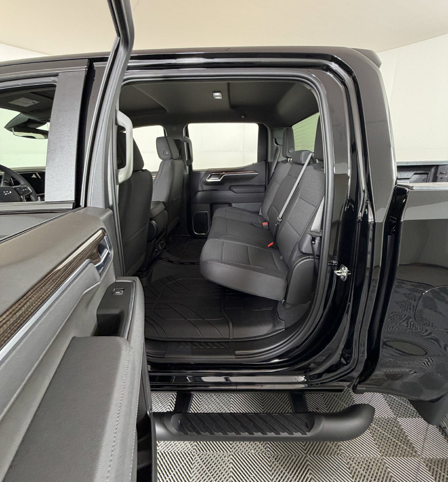 New 2026 Chevrolet Silverado 1500 RST w/ RST Select Package AWD/4WD image 7