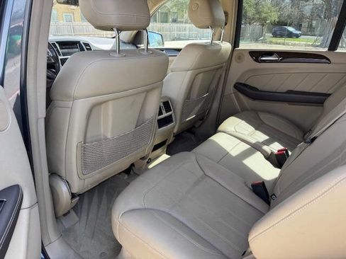 Used 2016 Mercedes-Benz GL 450 4MATIC image 37