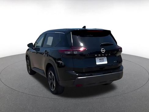 Used 2025 Nissan Rogue SV AWD/4WD image 11