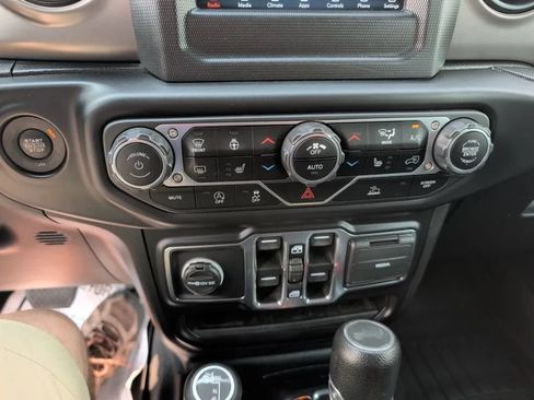Used 2021 Jeep Wrangler Unlimited Sport AWD/4WD image 13