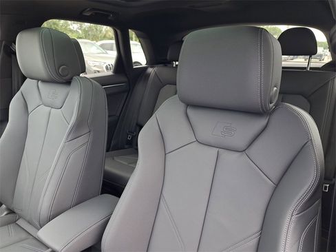 New 2025 Audi Q3 2.0T Premium image 17