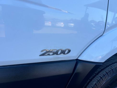 Used 2010 Freightliner Sprinter 2500 image 9