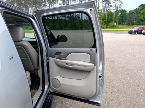 Used 2012 Chevrolet Suburban LT w/ Luxury Package image 18