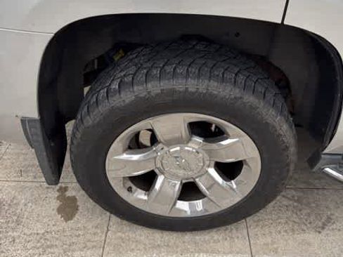 Used 2016 Chevrolet Tahoe LTZ AWD/4WD image 5