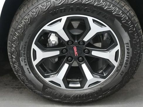 Used 2026 GMC Yukon AT4 w/ AT4 Premium Plus Package AWD/4WD image 47