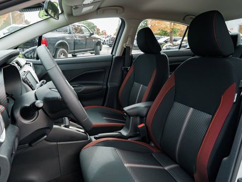 New 2025 Nissan Versa SR w/ Trunk Package image 18