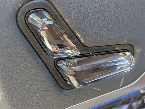 Used 2025 BMW 740i image 19