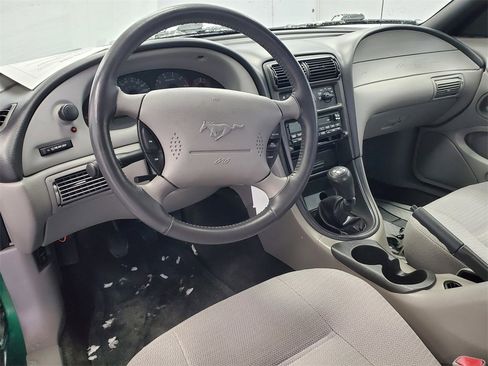 Used 2000 Ford Mustang V6 image 9