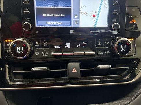 Used 2020 Toyota Highlander Limited image 38