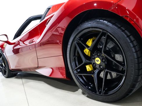 Used 2022 Ferrari F8 Tributo RWD image 22