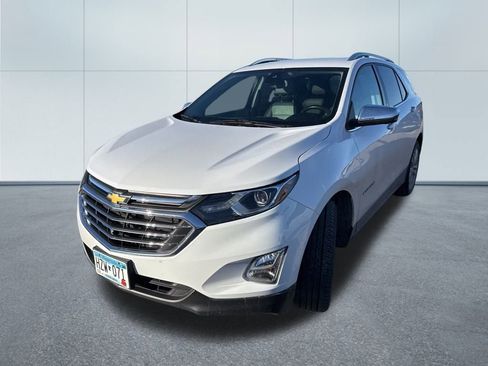 Used 2019 Chevrolet Equinox Premier image 2