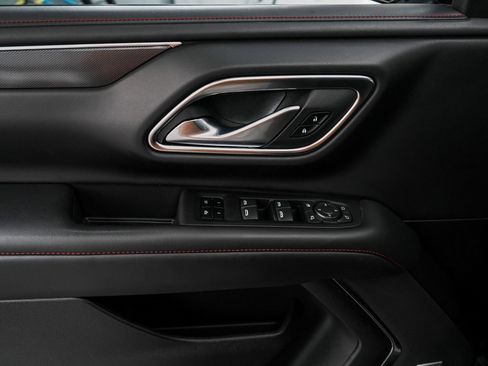 Used 2022 Chevrolet Suburban RST w/ Sport Performance Package image 12