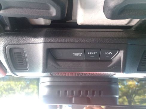 Used 2025 Jeep Wrangler Unlimited Rubicon image 32