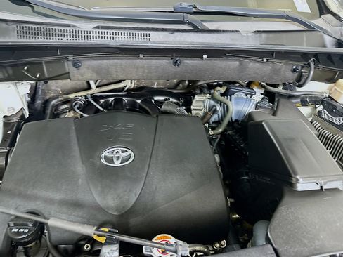 Used 2018 Toyota Highlander XLE image 35